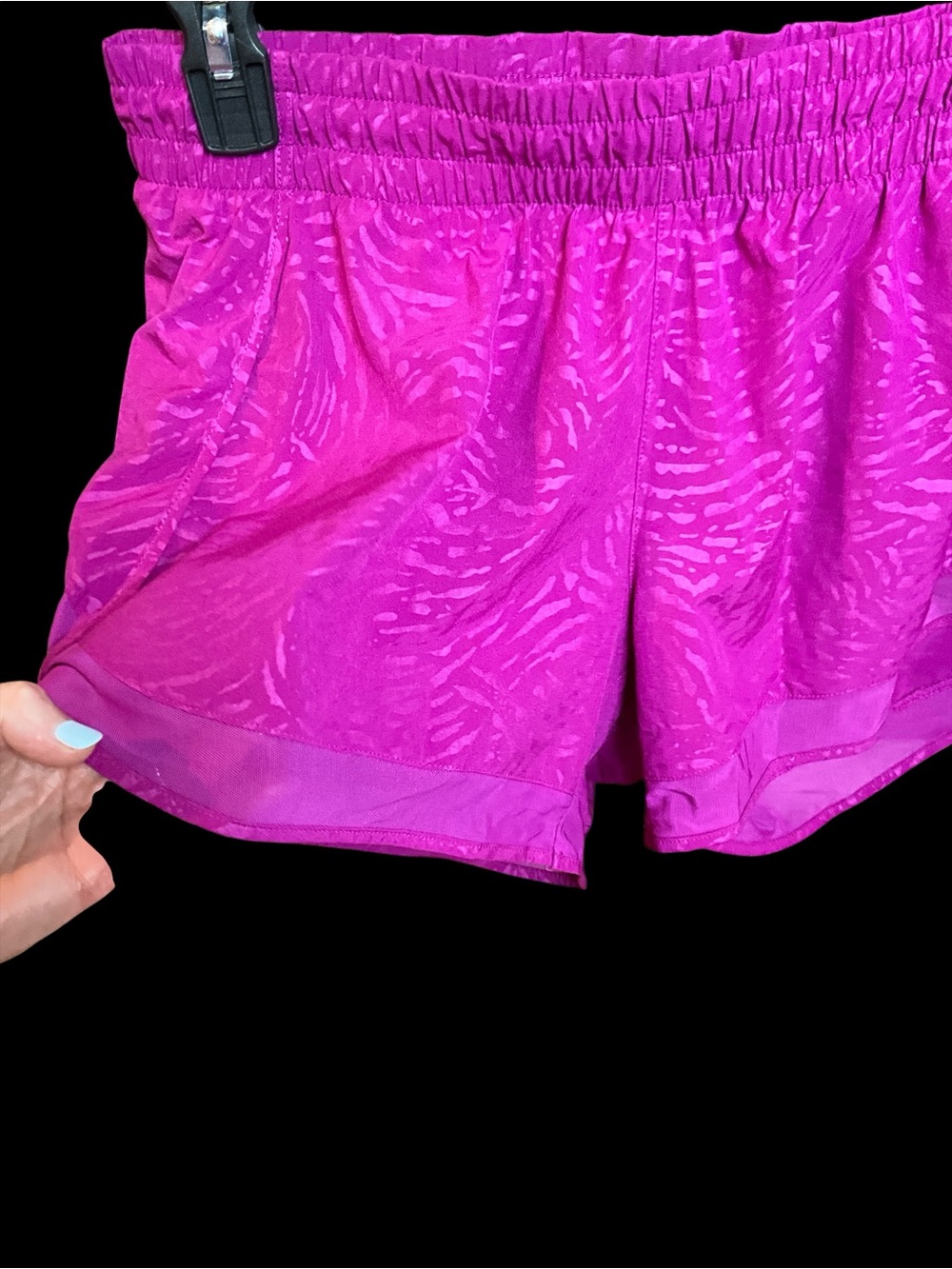 Athleta mesh racer run short, size M - Picture 4 of 5